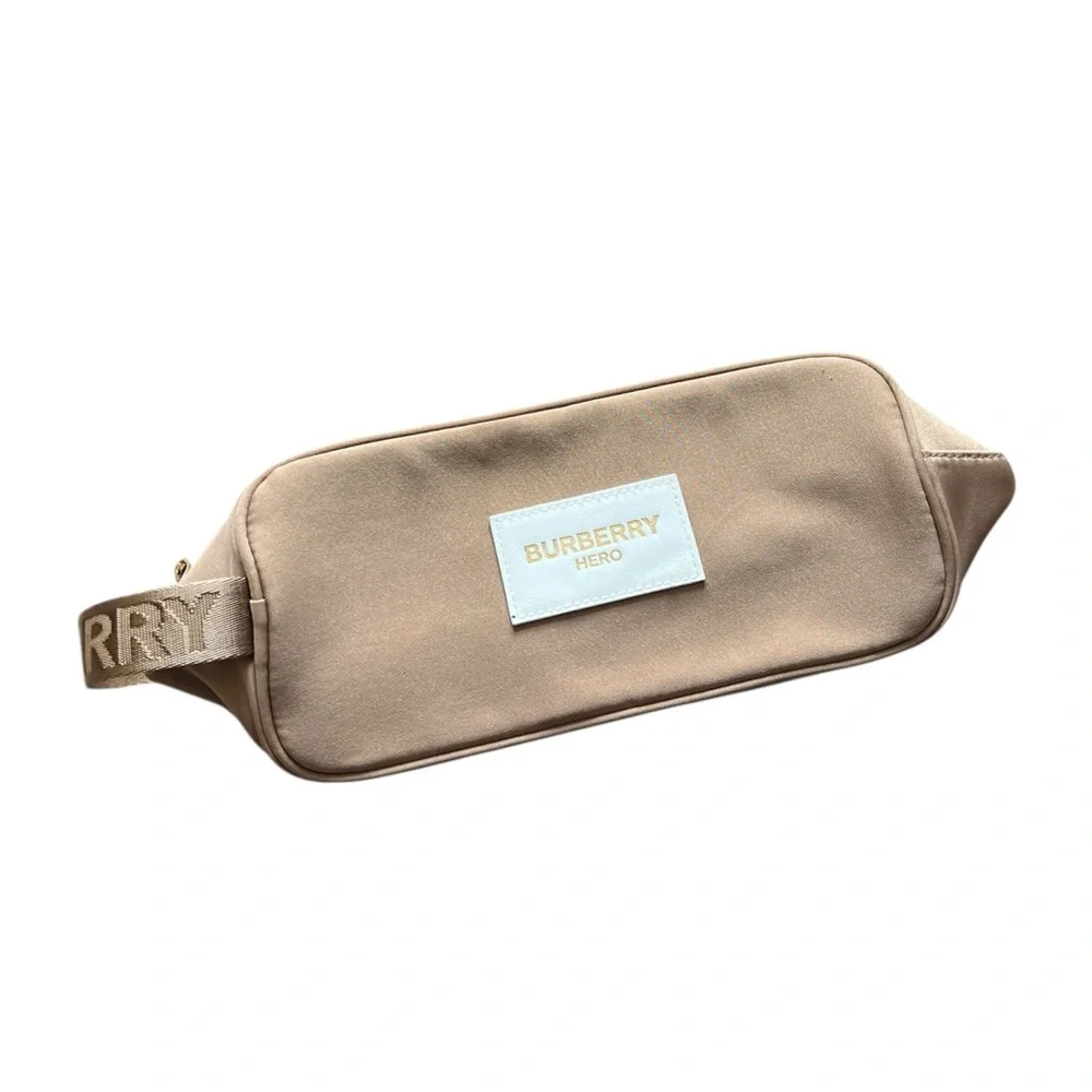 Burberry Hero Travel Bag - Picture 1 of 6